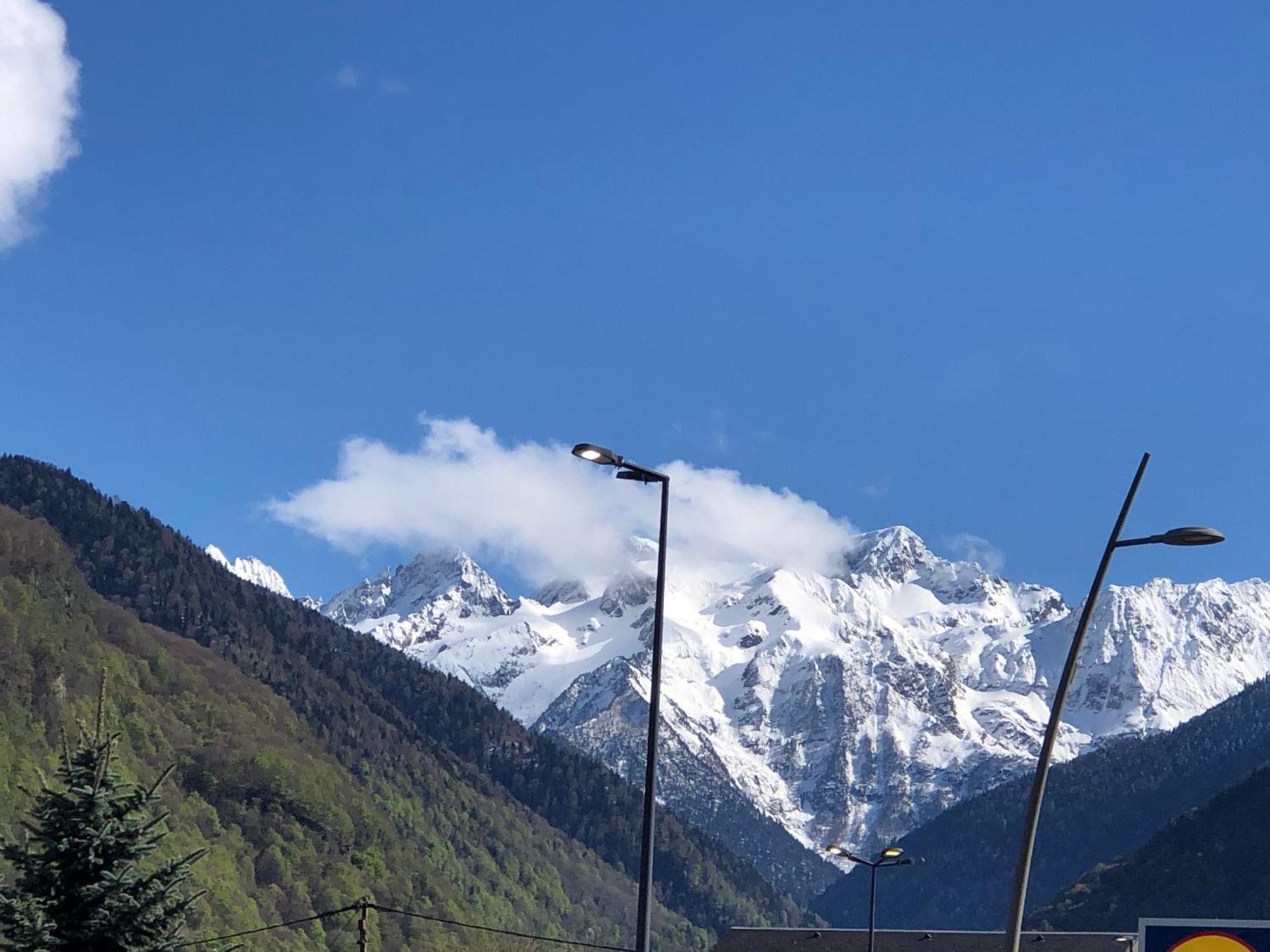 Appart T 3 Bagneres-De-Luchon Vue Montagne - Piscine Mi Juin Exteriör bild